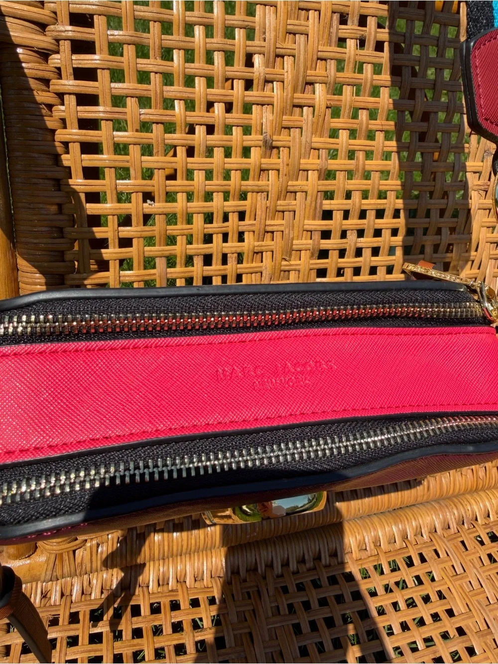 Marc Jacobs The Utility Snapshot Crossbody in Burgundy w Multicolor Strap- NEW - Picture 4 of 15